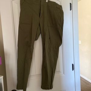 KUT from the Kloth slim leg pants size 14